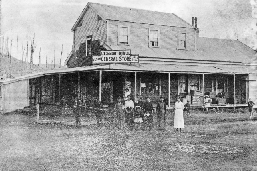 Neal's Store 1915