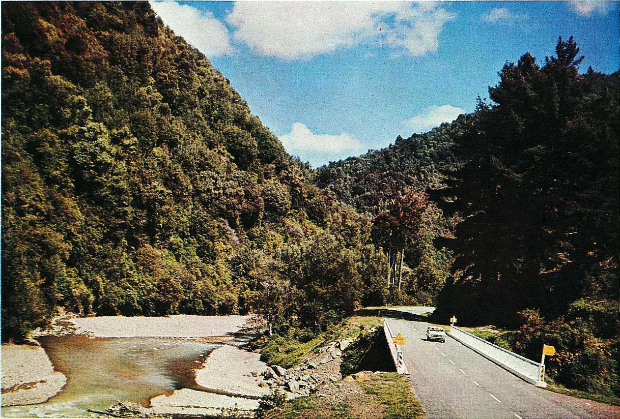 New Manganuku Bridge in 1968